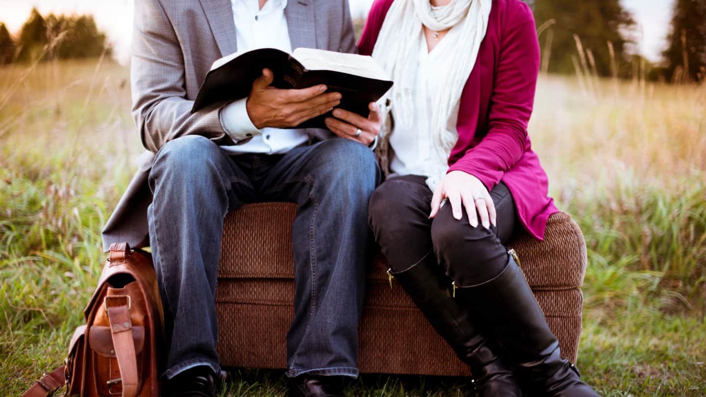 ben-white-YS3Q5vroxtg-unsplash-1 people together